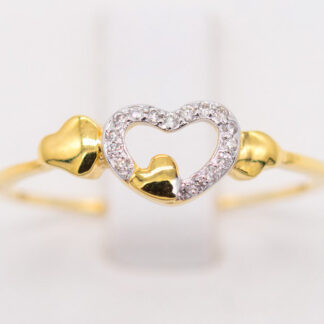 แหวนหัวใจ เพชรล้อมเป็นหัวใจ