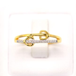 แหวนแถวคล้องหัวใจ