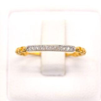 แหวนแถวด้านข้างเป็นลายโซ่