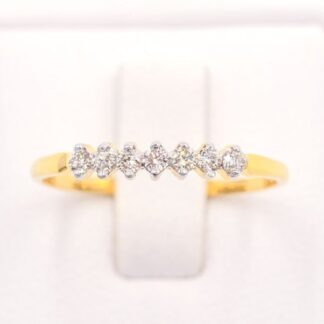 แหวนแถว ฝังเพชรเรียงกัน 7 เม็ด ฝังเตย