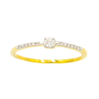 แหวนชูสายน่ารัก เล็กๆ มีบ่าข้างสวยงาม