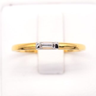 แหวนบาเก็ตเม็ดเดี่ยวฝังแนวนอน