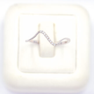 แหวนเงินคลื่นแหลมๆ เงินแท้92.5% เพชร CZ LKM836