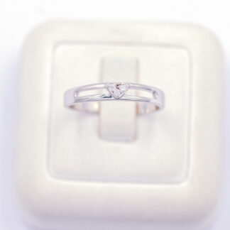 แหวนเงินหัวใจ ก้านคู่ เงินแท้92.5% เพชร CZ LKM596