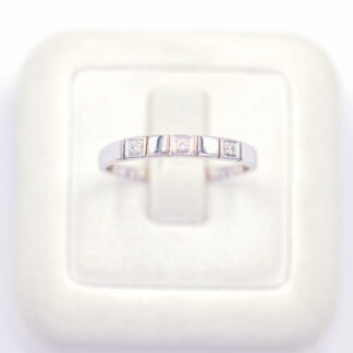 แหวนเงินแถวคั่น สลับ สามเม็ด เงินแท้92.5% เพชร CZ LKM612