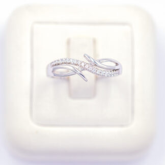 แหวนเงิน คลื่นๆ อินฟิ พริ้ว เฉียง เงินแท้92.5% เพชร CZ LKM523