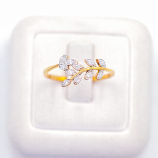 แหวนเงินใบมะกอกไขว้ขึ้นเล็ก เงินแท้92.5% เพชร CZ LKM768