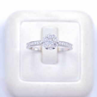 แหวนเงินล้อมเตย ก้านฝังเพชร เงินแท้92.5% เพชร CZ LKM540