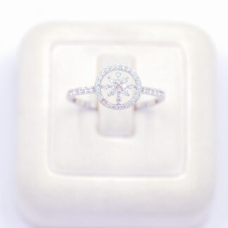 แหวนเงินดอกไม้ ล้อม เงินแท้92.5% เพชร CZ LKM684