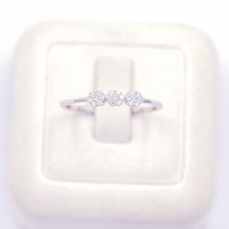 แหวนเงินกระจุกดอกไม้ 3 ดอก เงินแท้92.5% เพชร CZ LKM837