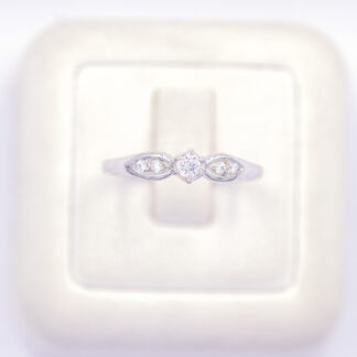 แหวนเงินชูมีข้างเพชร เงินแท้92.5% เพชร CZ LKM548