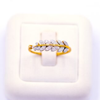 แหวนใบมะกอกเรียง มีปุ่มกลม เงินแท้92.5% เพชร CZ LKM767