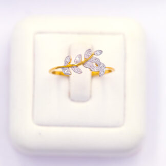 แหวนมะกอกไขว้ขึ้น